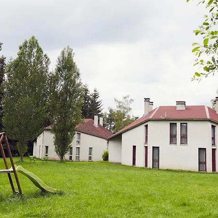 Les Du Bois De Chelles 3*
